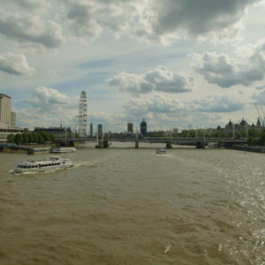 Thames-Waterloo-bridge-facing-west